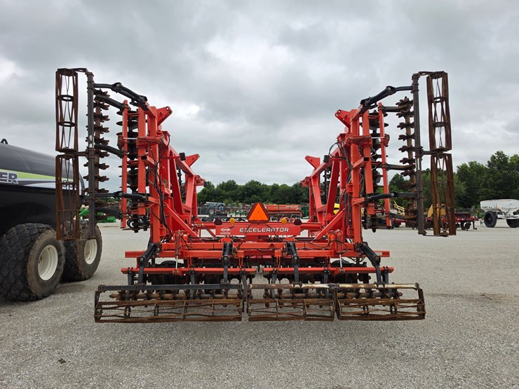 2015-kuhn-krause-8000-40-image-11