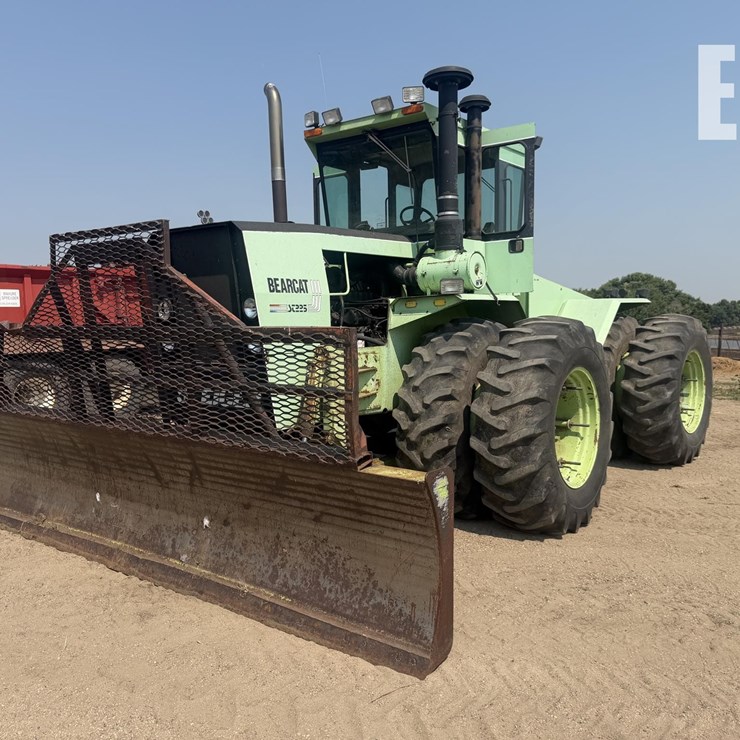 STEIGER BEARCAT III ST225