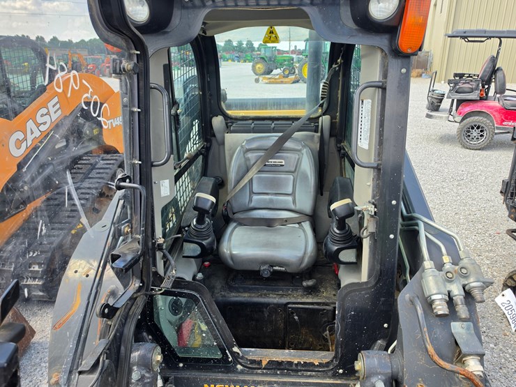 2016-new-holland-c232-image-7