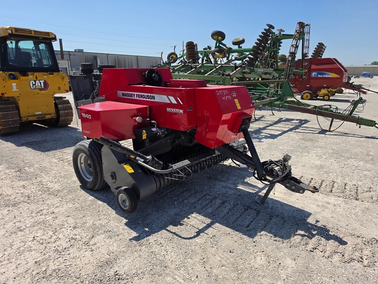 2021-massey-ferguson-1840-image-13
