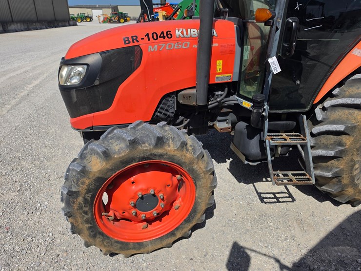 2015-kubota-m7060-image-5