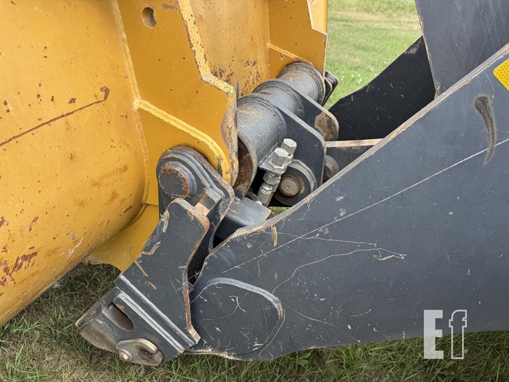 2019-deere-524l-image-16