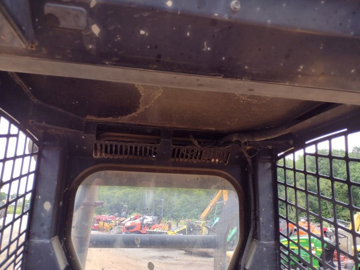 john-deere-317-image-9