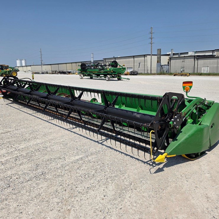2008 JOHN DEERE 630F