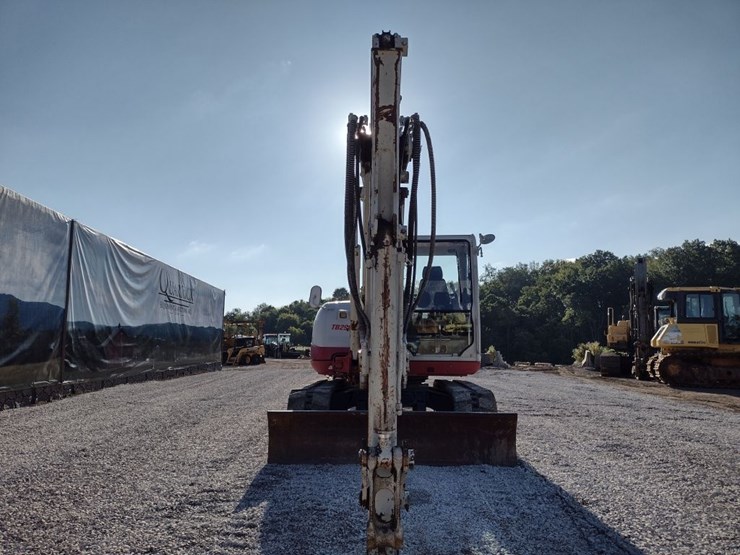 takeuchi-tb290-image-2