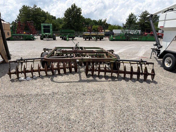 john-deere-210-image-5
