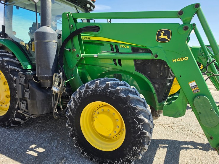 2014-john-deere-7210r-image-23