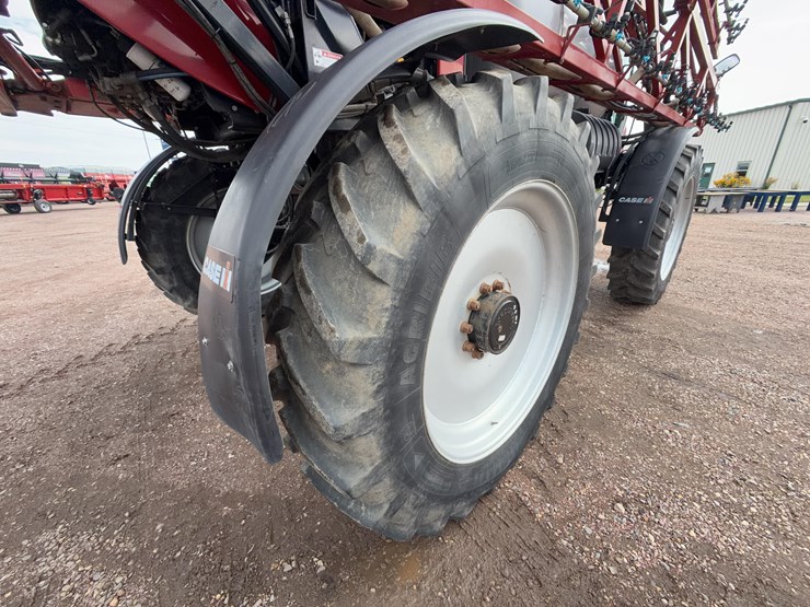 2009-case-ih-4420-self-propelled-sprayer-image-25