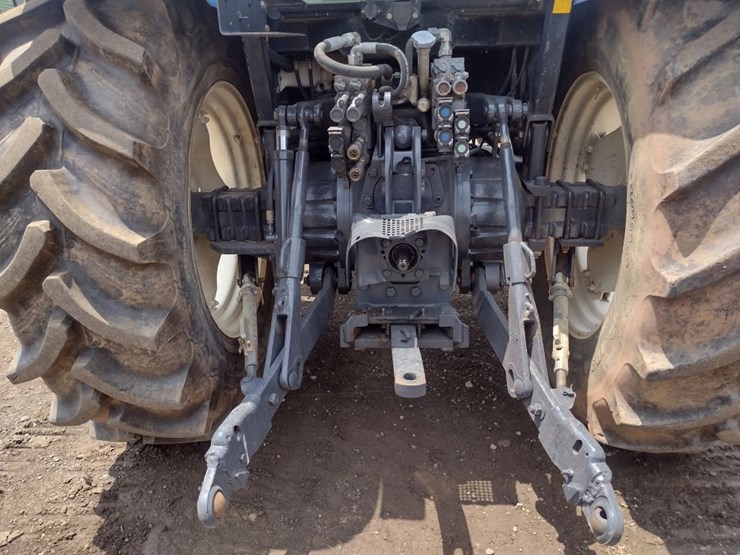 new-holland-ts100-image-23