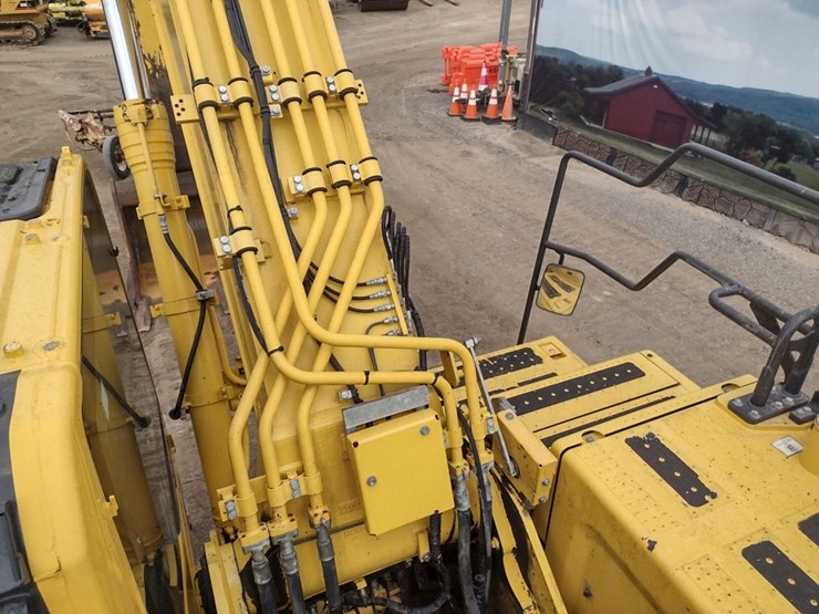 komatsu-pc360-lci-11-image-45