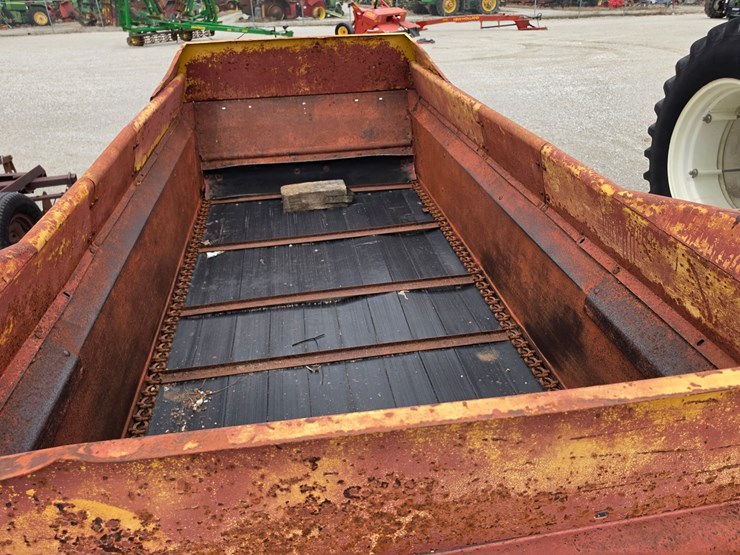 new-holland-155-image-8