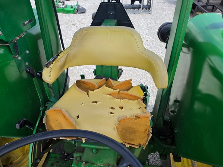 1976-john-deere-2640-image-7