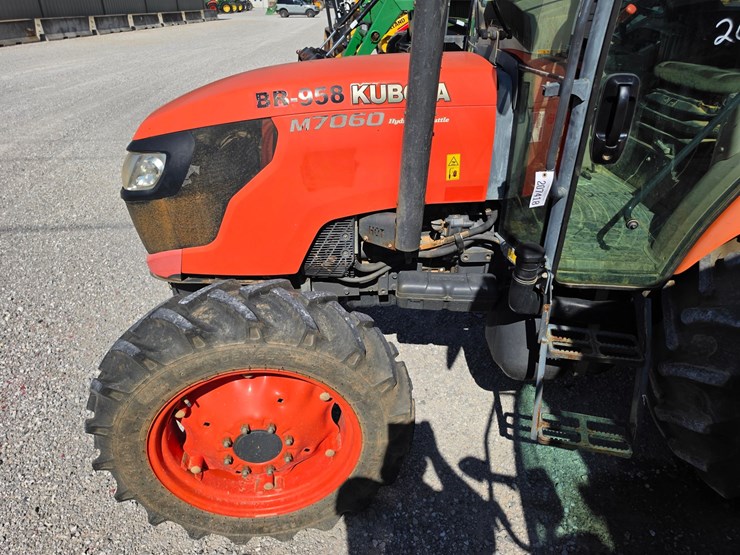 2016-kubota-m7060-image-5