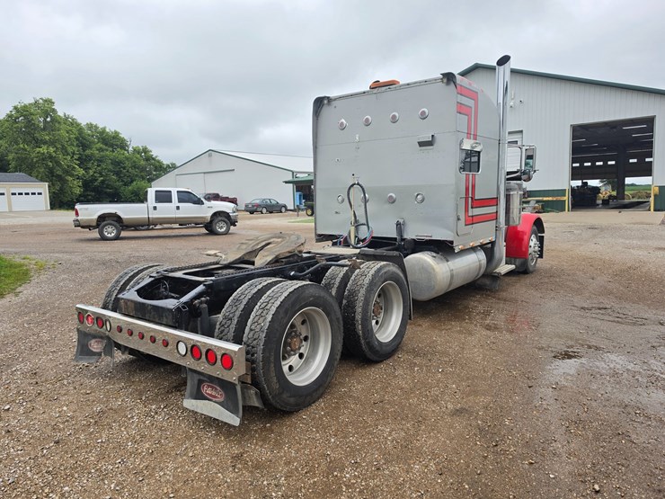 2006-peterbilt-379-image-15