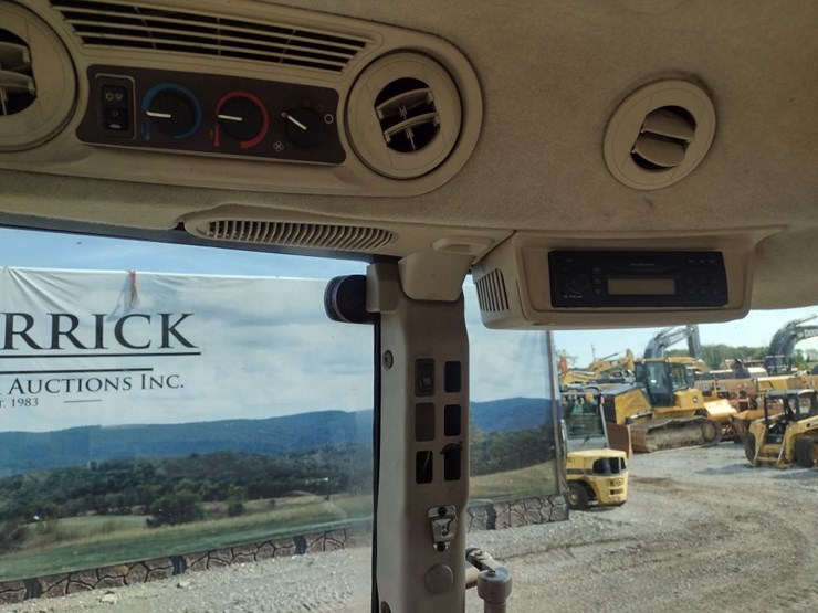 john-deere-5225-image-11