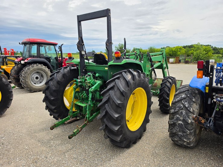 2000-john-deere-6210-image-18