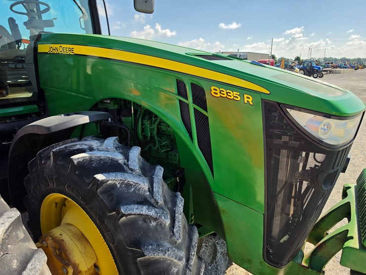 2012-john-deere-8335r-image-24