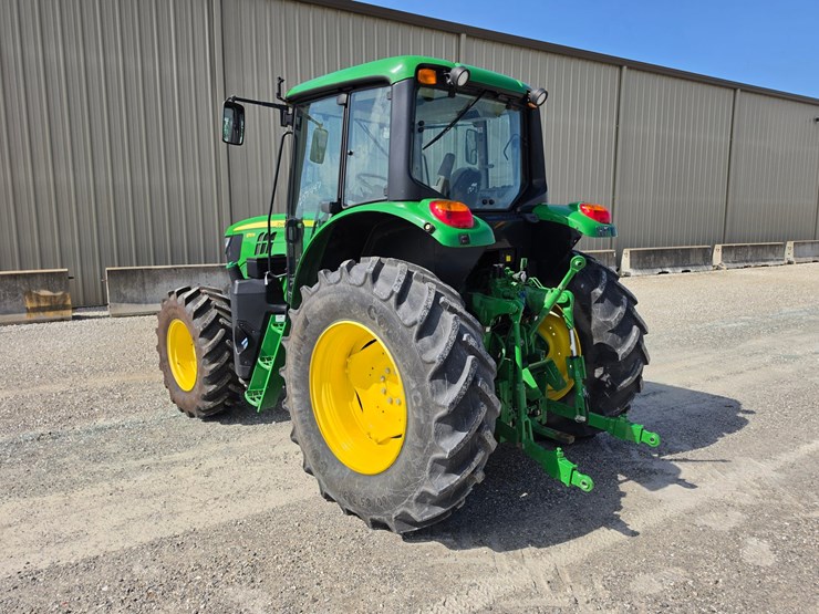 2019-john-deere-6110m-image-11