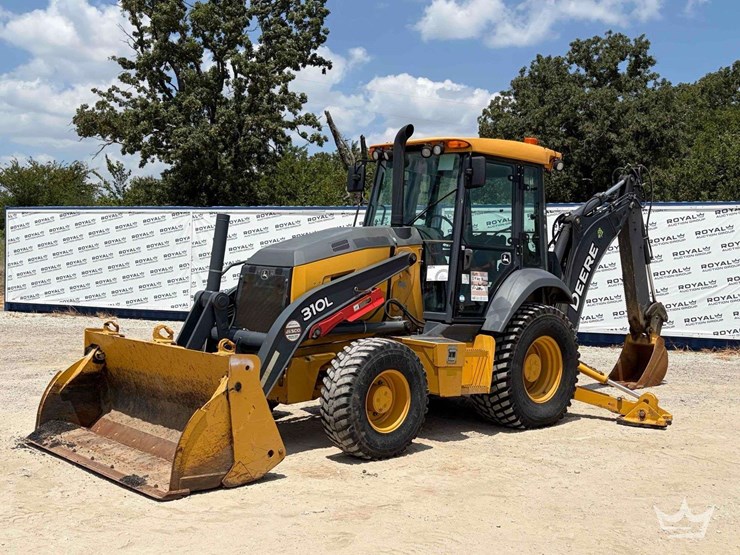 2020-deere-310l-image-1