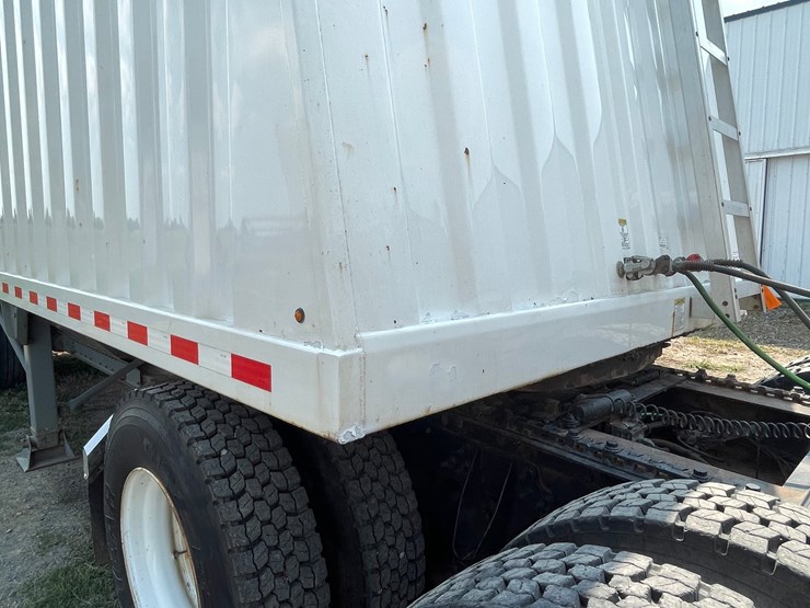 #1260-•-2013-jet-co-tandem-axle-26'-grain-trailer-(has-wi-title)-image-54