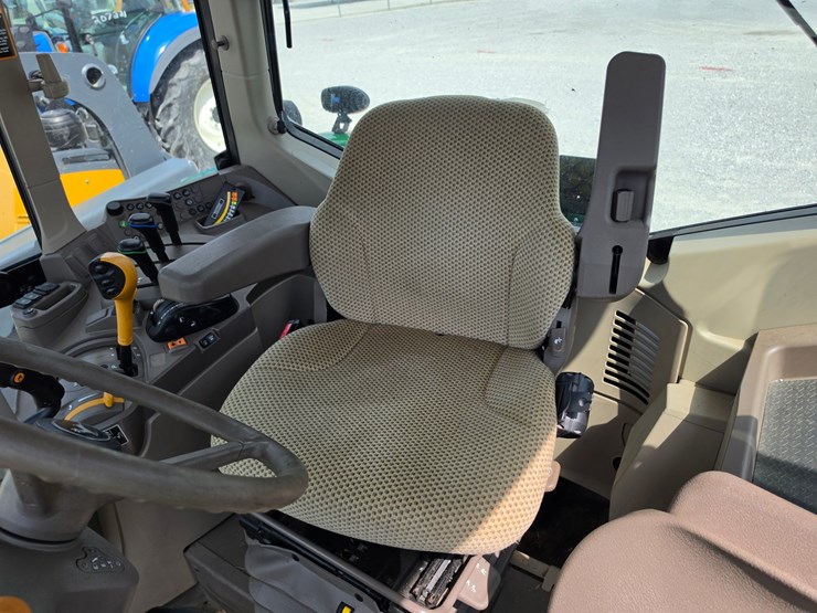 2022-john-deere-6120m-image-7