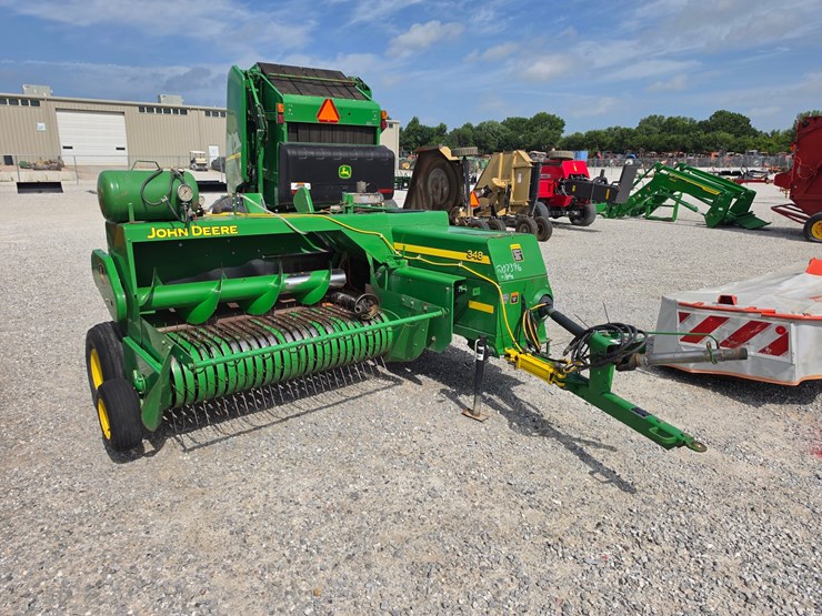 2001-john-deere-348-image-1