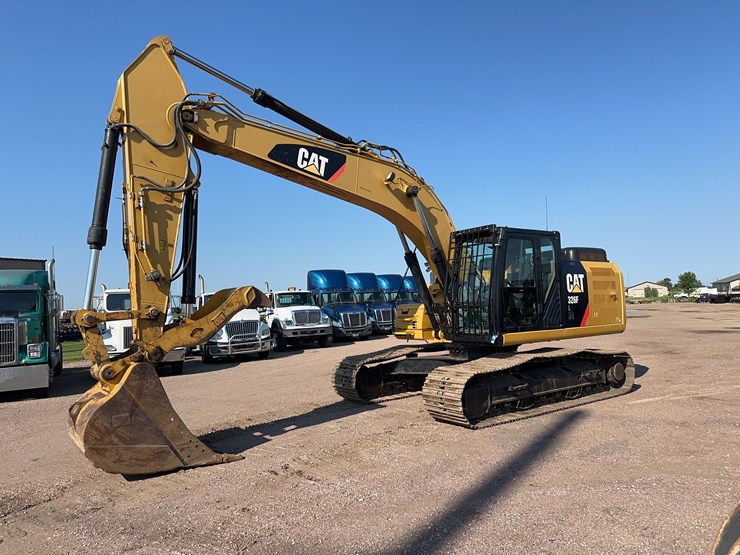 2015-caterpillar-326fl-image-1