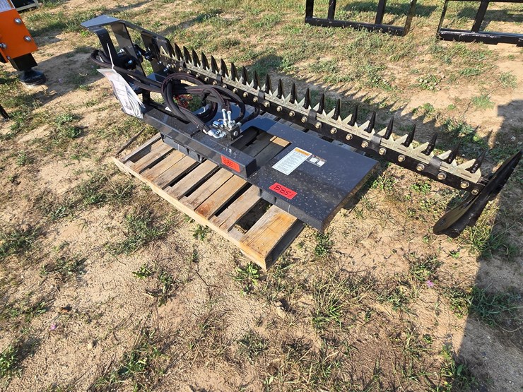 #8851-•-wolverine-72"-sickle-bar-mower-image-4