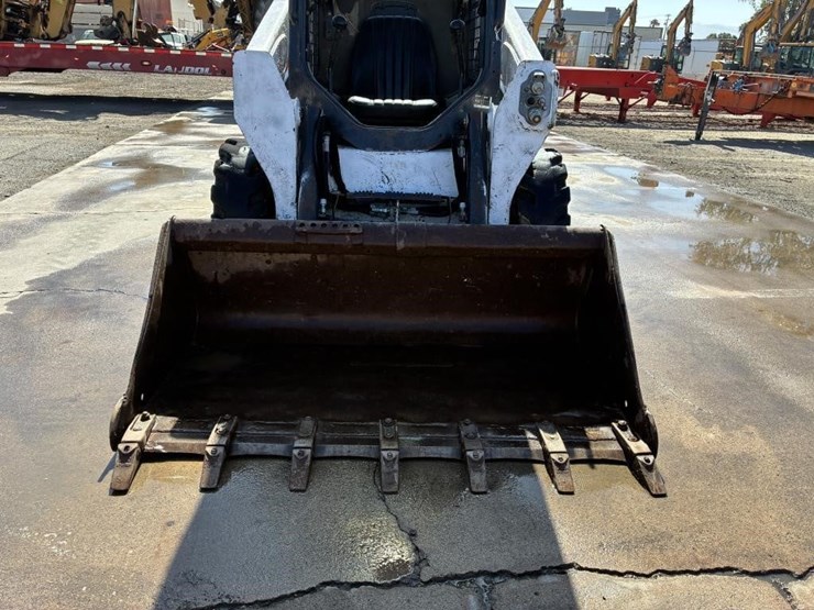 2013-bobcat-s570-image-7