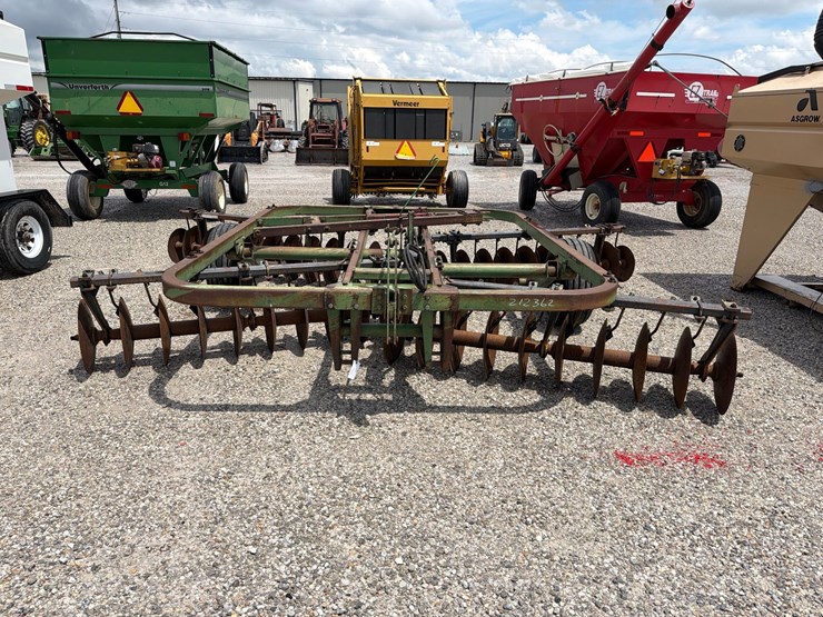 john-deere-210-image-2