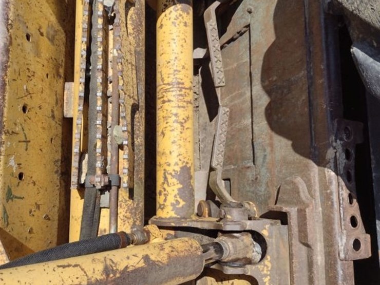 john-deere-240-image-16