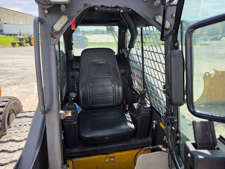 2007-volvo-mc90b-image-7