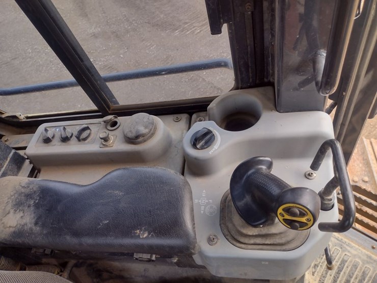 komatsu-d51pxi-22-image-9