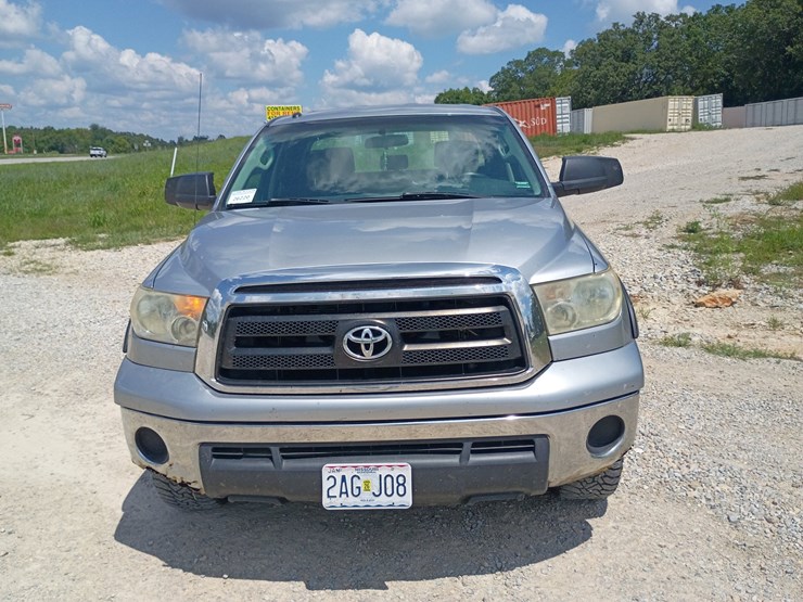2010-toyota-tundra-image-12