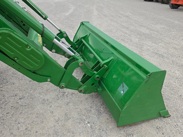 2023-john-deere-5100e-image-25
