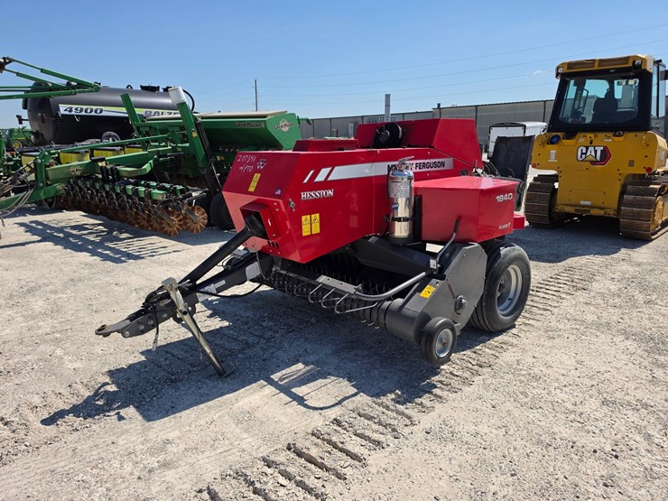 2021-massey-ferguson-1840-image-1