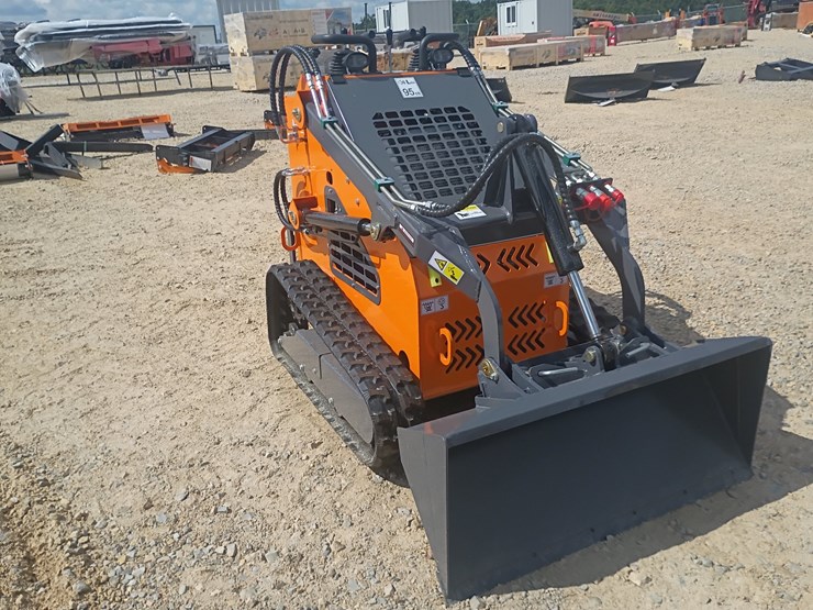 #l76-046-•-2026-landhonor-me380-mini-skid-steer-image-6