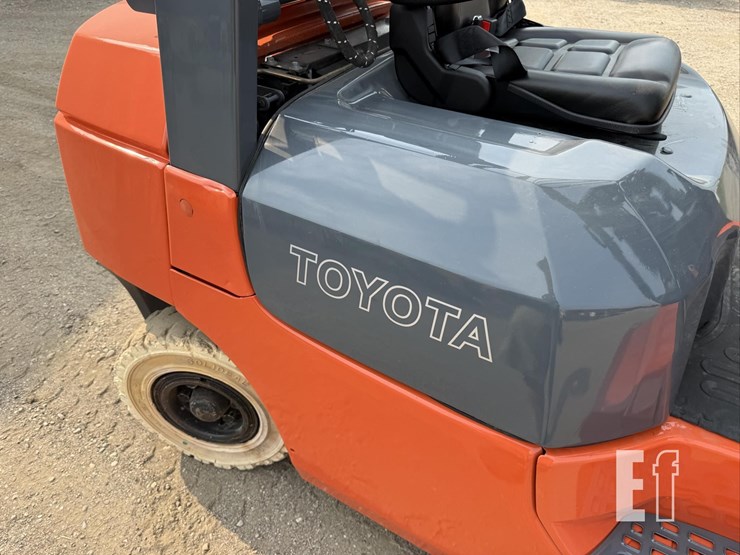 2017-toyota-7fgu25-image-20