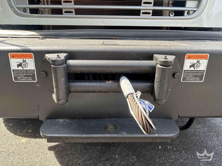 2019-freightliner-m2-106-image-29