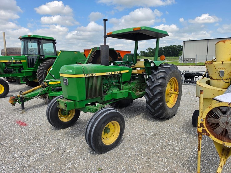 1976-john-deere-2640-image-1