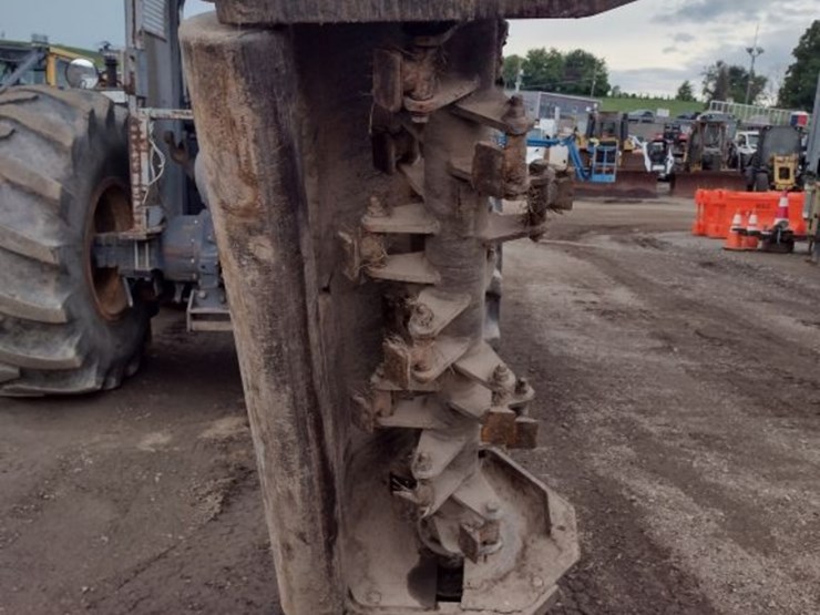 new-holland-7610s-image-31