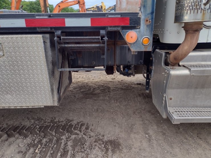 peterbilt-337-image-33