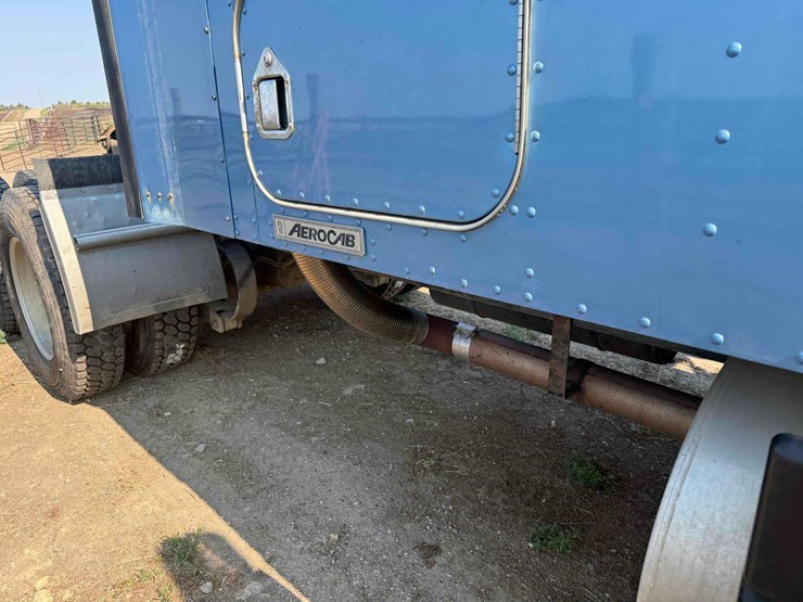 2004-kenworth-semi-image-36
