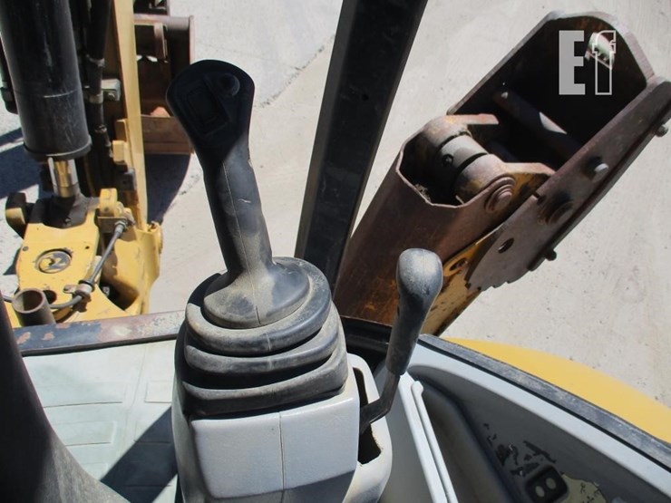 2010-caterpillar-420e-image-17