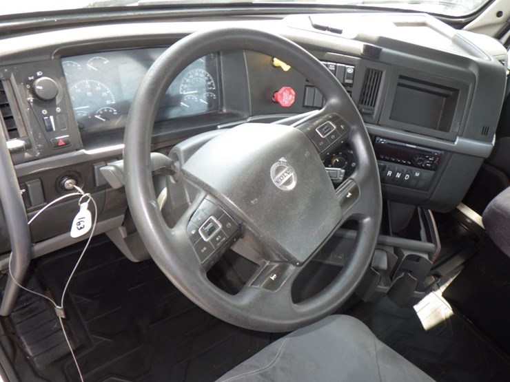 2020-volvo-vnr300-image-20