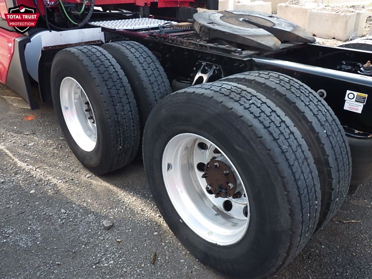 2024-kenworth-t680-image-16