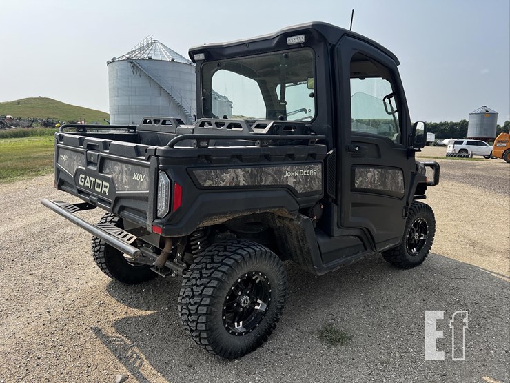2025-john-deere-gator-xuv-835r-image-5