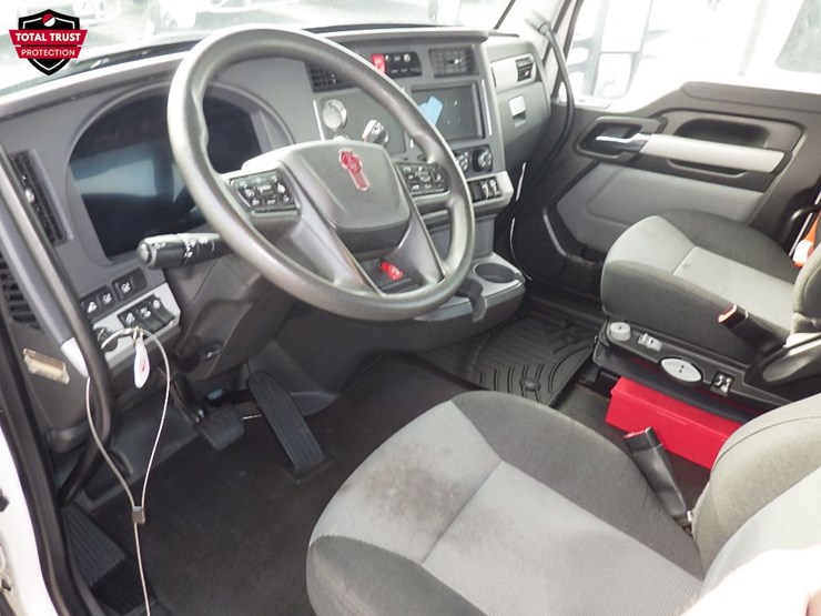 2024-kenworth-t680-image-18