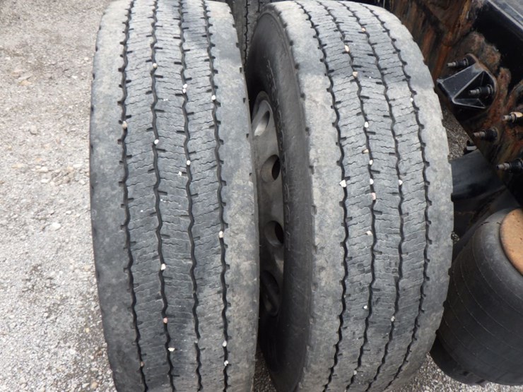 2019-peterbilt-579-image-14