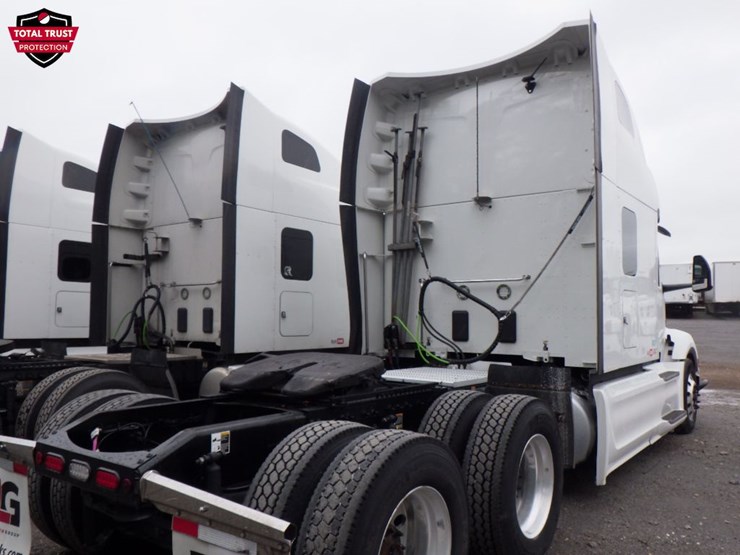 2022-peterbilt-579-image-10